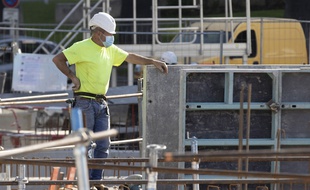 Sur un chantier après la fin du confinement.