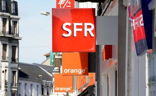 Logo de boutique SFR et Orange.