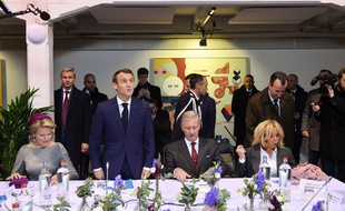 Emmanuel et Brigitte Macron, accompagnés du roi Philippe et de la reine Mathilde à Molenbeek, le 20 novembre 2018.