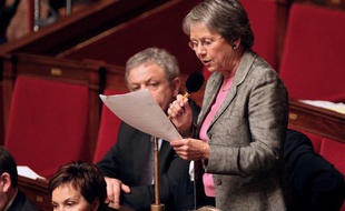 La député socialiste Catherine Coutelle, le 8 décembre 2009 à l'Assemblée.