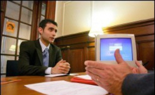 Les candidatures spontanées sont à l'origine de près d'un quart des recrutements, sauf pour les cadres, selon l'enquête "Offre d'emploi et recrutement" (OFER), la première du genre, publiée par le ministère de l'Emploi (Dares) lundi.