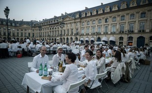 "Dîner en Blanc", le 8 juin 2016 Place Vendôme à Paris