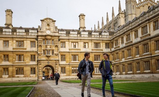 Après le Brexit, le Royaume-Uni va permettre aux étudiants étrangers de rester deux ans sur son territoire une fois obtenu leur diplôme.