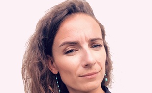 Lisa Boussinot a été la première personne en France à déposer plainte pour «homicide involontaire» contre les laboratoires Servier dans le cadre du scandale du Médiator.