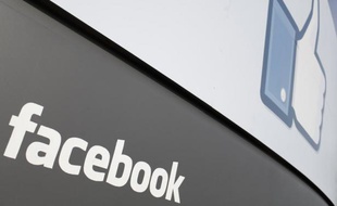 Les petits porteurs séduits par les promesses du site internet Facebook pourront chercher leur part du gâteau sur le tard, le jour où la cotation de l'entreprise sera publique, alors que des investisseurs fortunés profitent déjà de transactions officieuses depuis trois ans.