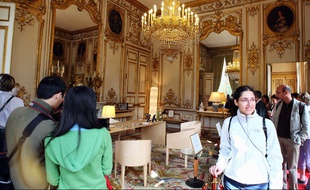 Bureau conçu par Chaix et Morel pour le Mobilier national, présenté lors des Journées du patrimoine en 2007 privé de Nicolas Sarkozy au palais de l'Elysée