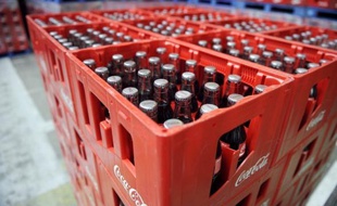 Le géant des boissons sans alcool Coca-Cola a annoncé dimanche le rappel volontaire de 22.000 ensembles de verres contenant du cadmium, une substance cancérigène, tout en affirmant que les niveaux détectés sont "trop faibles pour représenter un danger pour la santé".