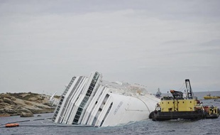 Une femme enceinte, qui effectuait une croisière sur le Costa Concordia, a perdu son enfant après le naufrage du paquebot le 13 janvier sur l'île italienne du Giglio, et a décidé de réclamer un million d'euros à la compagnie Costa, a indiqué l'agence italienne Ansa.