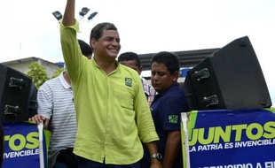 Avec la renégociation des contrats pétroliers et de la dette extérieure, l'Equateur a connu une croissance record durant la "révolution socialiste" de Rafael Correa, favori de la présidentielle de dimanche, mais ce modèle est fragilisé par une forte dépense publique et des investissements étrangers en berne.