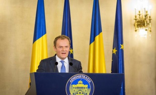 Donald Tusk lors d'une conférence de presse à Bucarest, le 15 février 2016