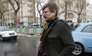 Luz, auteur de la Une controversée du numéro de Charlie Hebdo, le 15 janvier 2015 au cimetière Montparnasse