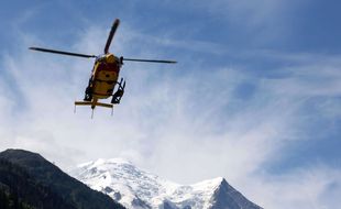Un hélicoptère des secours dans le massif du Mont-Blanc (illustration).