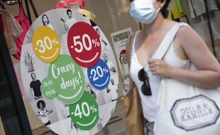 Les soldes, qui débutent le 15 juillet, ne dureront que 4 semaines cette année.