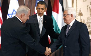Barack Obama recevait le 22 septembre 2009 les dirigeants israélien et palestinien, Benjamin Netanyahu et Mahmoud Abbas pour tenter de renouer le dialogue au Proche Orient.