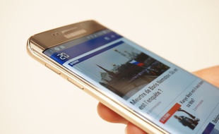 Le Galaxy S7 Edge devrait se rapprocher esthétiquement du modèle précédent de la marque coréenne, le Galaxy S6 Edge.