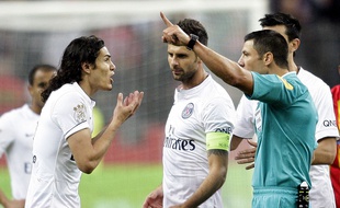 L'incompréhension de l'attaquant parisien Edison Cavani, suite à son expulsion, le 17 octobre.