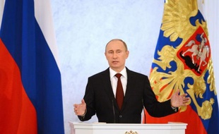 Le président russe Vladimir Poutine a dénoncé mercredi l'opposition russe, affirmant que "celui qui reçoit de l'argent de l'étranger et sert des intérêts étrangers ne peut jouer un rôle politique en Russie".
