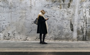 Selon une enquête publiée en 2018 par l'Ined, 43% des faits de violences graves à l’encontre des femmes se déroulent dans les transports en Île-de-France.