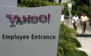 Le portail internet Yahoo! s'apprête à annoncer des licenciements qui pourraient débuter la semaine prochaine et toucher des milliers d'employés, affirme le site spécialité AllThingsD (groupe News Corp.), citant des sources proches du dossier.