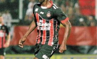 Eric Mouloungui, seul en pointe, a fait pression sur Lille.