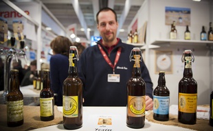 Le 26 fevrier 2012. Producteur de biere dans le Vexin ayant obtenu le label - SAVEURS PARIS ILE-DE-FRANCE - au Salon de l'agriculture. // PHOTOS : V. WARTNER/20 MINUTES