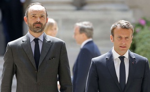 Le Premier ministre Edouard Philippe et le président de la République Emmanuel Macron, le 23 mai 2017, à l'ambassade du Royaume-Uni à Paris.