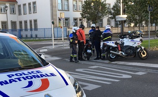 Des policiers lors d'une opération « anti-rodéo » à Strasbourg, en octobre 2019. (Illustration)