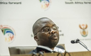 Le ministre sud-africain de la Justice Michael Masutha lors d'une conférence de presse le 30 janvier 2015 à Pretoria