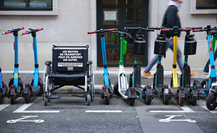 La campagne vise à sensibiliser aux dangers de la trottinette électrique