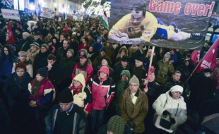 Plusieurs milliers de Hongrois manifestent contre le Premier ministre, Viktor Orban, à Budapest le 2 janvier 2015