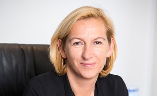 Hélène Farnaud-Defromont, directrice de l'AEFE.