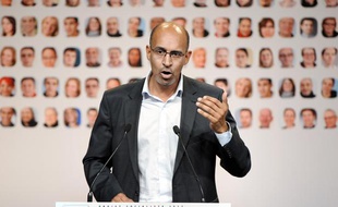 Harlem Désir, le numéro 2 du Parti socialiste, lors d'un discours à Paris le 28 mai 2011.