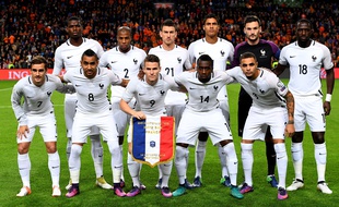 Les Bleus posent avant d'affronter les Pays-Bas à Amsterdam, le 10 octobre 2016.