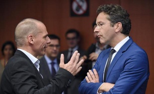 Le ministre grec des Finances Yanis Varoufakis et le président de l'Eurogroupe Jeroen Dijsselbloem à Bruxelles, le 11 mai 2015