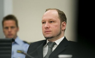 Des témoins ont relaté jeudi devant le tribunal d'Oslo comment Anders Behring Breivik, déguisé en policier, les avait dupés le 22 juillet 2011 pour pouvoir se rendre sur l'île où il allait commettre un carnage.