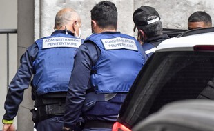 Nordahl Lelandais arrive au tribunal de Chambéry où il est jugé pour le meurtre d'Arthur Noyer
