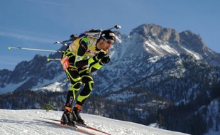 Le Français Martin Fourcade, actuel deuxième au classement de la Coupe du monde, s'est donné des frayeurs en chutant lors d'une séance de course à pied le jour de Noël et a donc préféré faire l'impasse sur les Championnats de France de biathlon, qui débutent jeudi aux Contamines