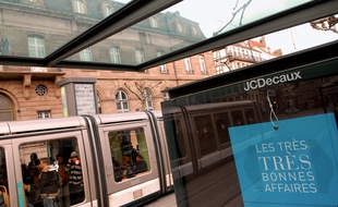 Le Conseil de Paris va réattribuer le marché du mobilier publicitaire urbain au groupe JC Decaux (Illustration).
