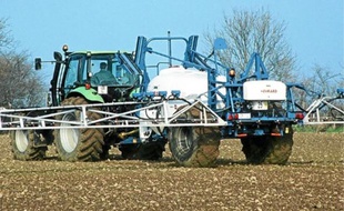 Le plan Ecophyto prévoit de diminuer de 50 % les pesticides d'ici à 2018.