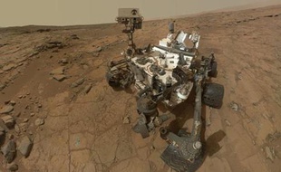 Autoportrait du robot Curiosity sur Mars, publié le 22 mai 2013.