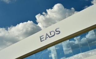 Le constructeur aéronautique et de défense européen EADS a annoncé mercredi avoir racheté 1,95% de son capital pour un montant de 600 millions d'euros auprès du groupe automobile allemand Daimler, qui a achevé de céder sa participation dans l'entreprise.