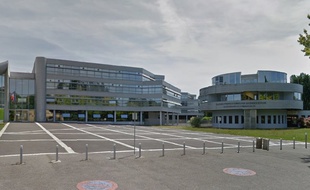 Le lycée Gustave Courbet à Belfort sera fermé vendredi après-midi à cause du match de football Belfort-Strasbourg en National.