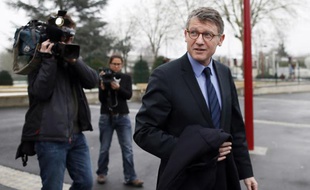 Vincent Peillon en déplacement à Gonesse (Val d'Oise) le 25 février.
