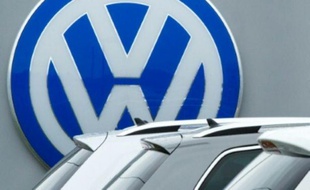 Le logo des voitures Volkswagen, le 29 septembre 2015 chez un distributeur américain de Woodbridge, en Virginie
