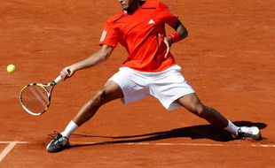Jo-Wilfried Tsonga a souffert pour se défaire de l'Allemand Daniel Brands au 1er tour de Roland Garros, le 23 mai 2010