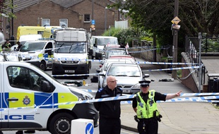 La scène du crime a été fermée au public par la police de Birstall.