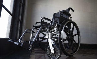 Illustration d'un fauteuil roulant.