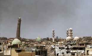 Al-Hadba, le minaret penché adjacent à la mosquée al-Nouri à Mossoul, le 24 mai 2017.