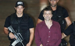 Cesare Battisti, l'ex-militant italien d'extrême gauche, qui a obtenu le statut de réfugié politique au Brésil, a réaffirmé son innocence dans une lettre à la Cour suprême afin d'éviter son extradition vers l'Italie qui l'accuse de quatre meurtres commis il y a trente ans.