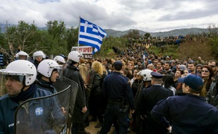 Manifestation contre la construction d'un centre d'enregistrement de migrants, le 14 février 2016 sur l'île grecque de Kos